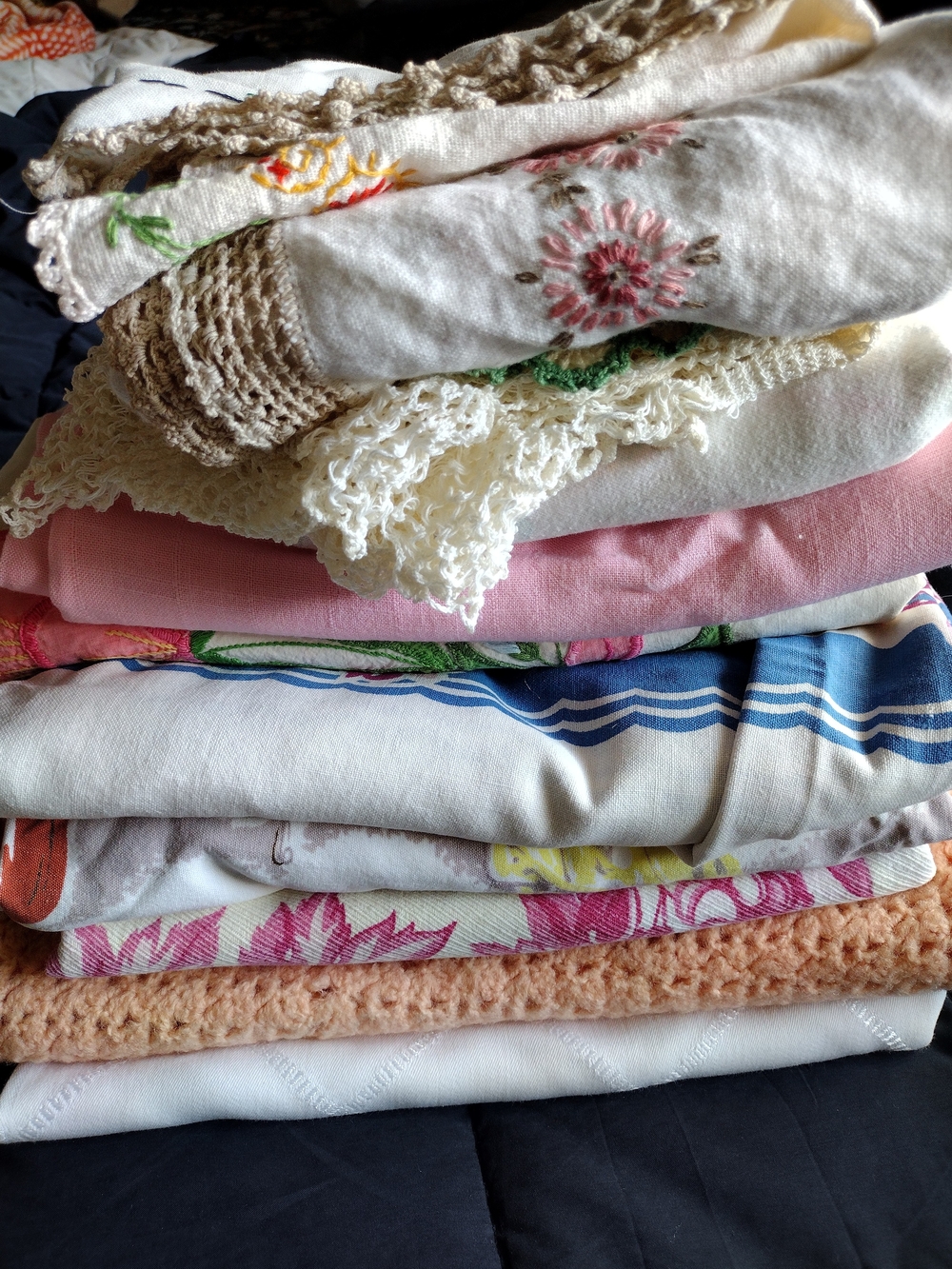 Vintage Linens, Tablecloths, Doilies, Blanket Bundle